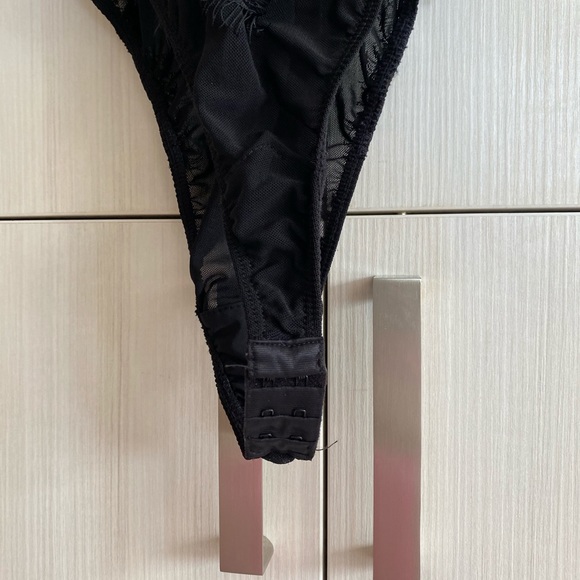 Sheer lace bodysuit - Picture 5 of 5